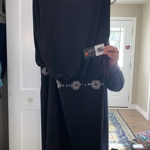 FRANK LYMAN BRAND NEW BLACK SLEEVELESS DRESS .NEVER WORN TAGS STILL ON IT .